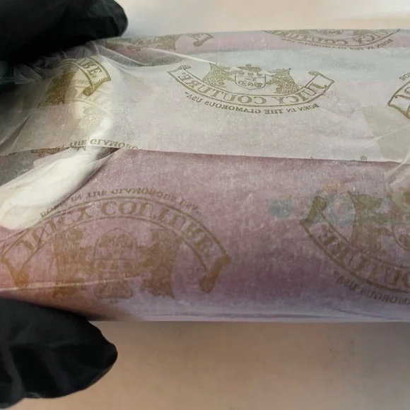 Juicy Couture Y2k Red Velour Wallet NWT still in original packaging - Picture 6 of 8